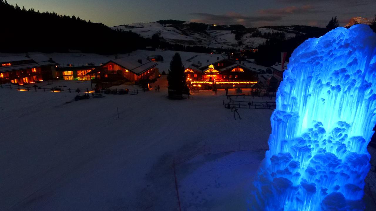 Dolomites Living Hotel Tirler アルペ・ディ・シウージ エクステリア 写真