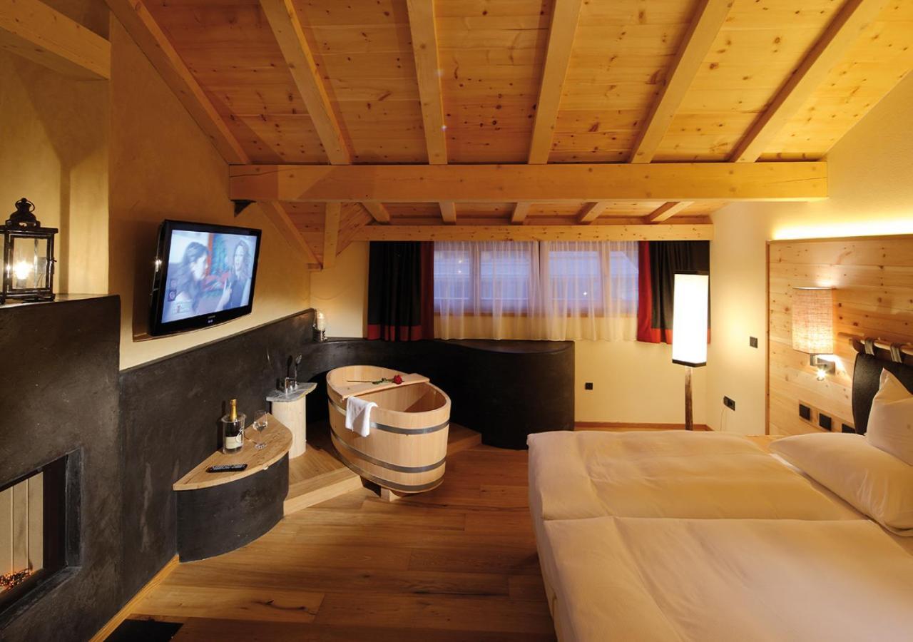 Dolomites Living Hotel Tirler アルペ・ディ・シウージ エクステリア 写真