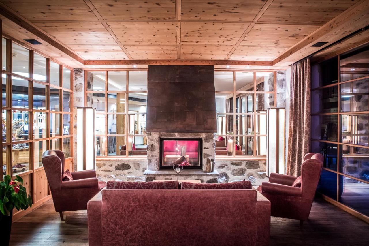 Dolomites Living Hotel Tirler アルペ・ディ・シウージ エクステリア 写真