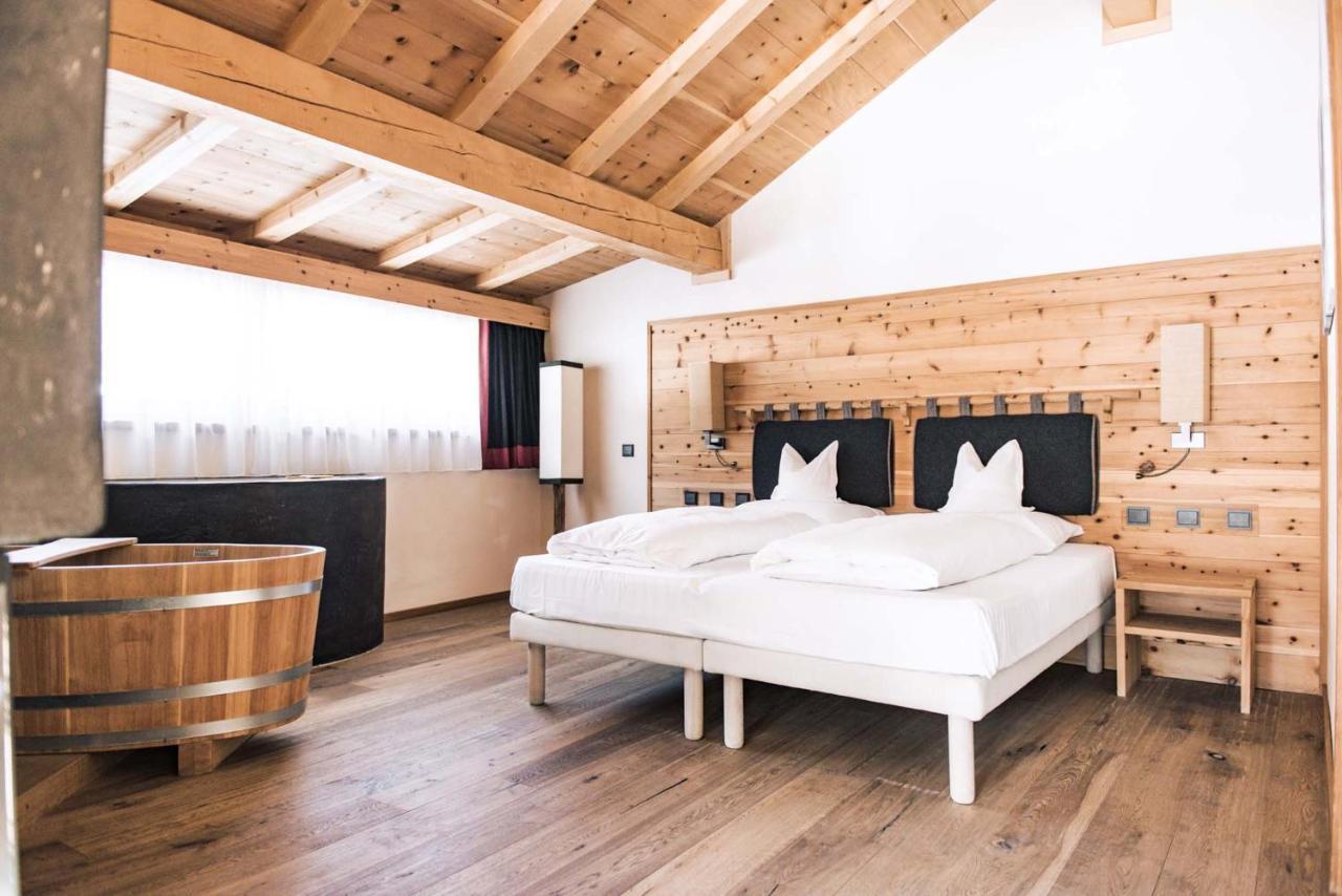 Dolomites Living Hotel Tirler アルペ・ディ・シウージ エクステリア 写真